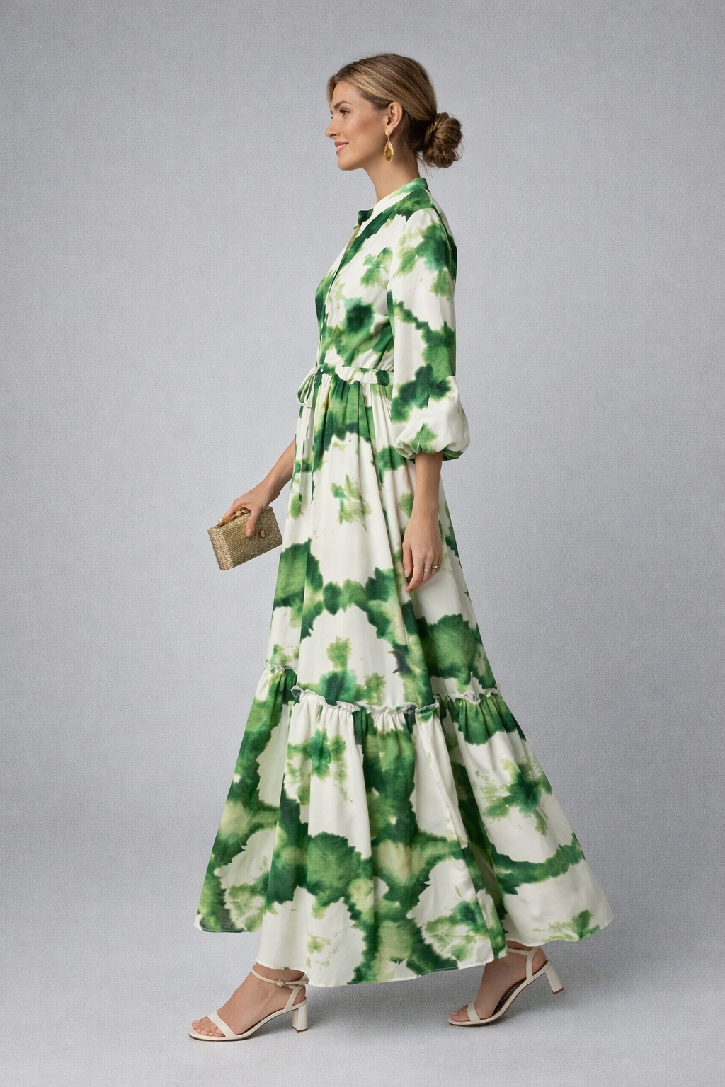 Elna | Long green summer dress: long sleeves and a V-neck for effortless sophistication