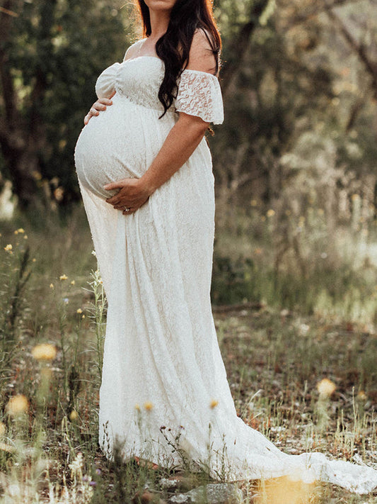 Long lace maternity dress with ruffles and short sleeves for women, elegant, fashionable, for pregnant woman photoshoots