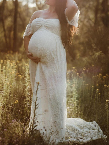 Long lace maternity dress with ruffles and short sleeves for women, elegant, fashionable, for pregnant woman photoshoots