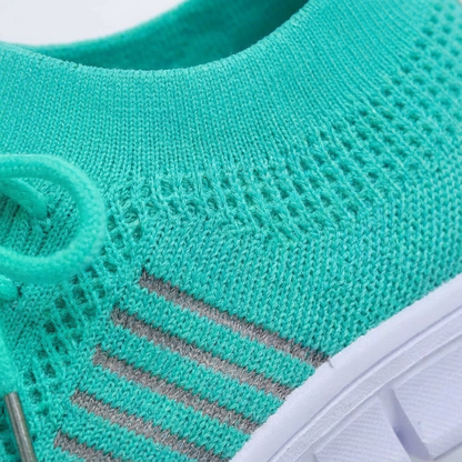 Luna | Women's Running Shoes with Breathable Fabric and Laces | Sporty