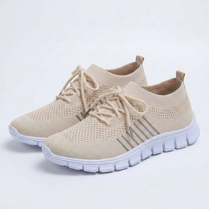 Luna | Women's Running Shoes with Breathable Fabric and Laces | Sporty